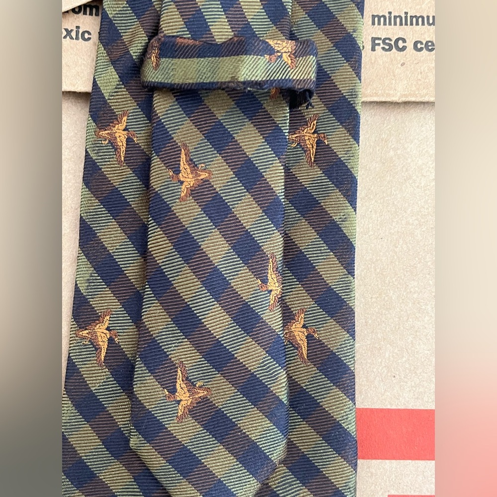 Tie - Picture 4 of 6